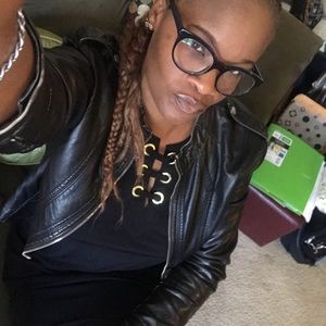 Meet your Posher, Lisa-michele